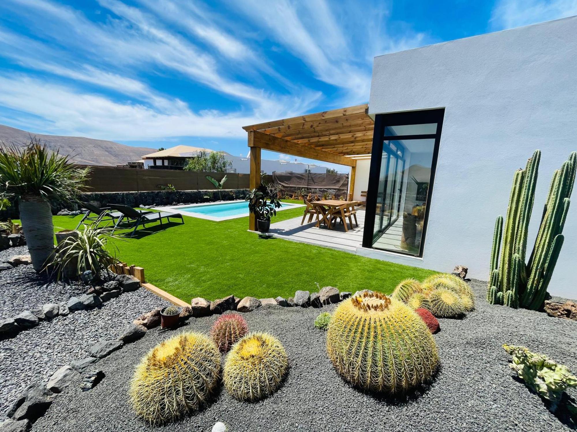 Bungalow + Piscina Independiente La Oliva Exterior photo